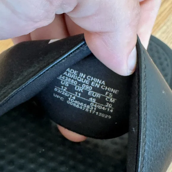 Used Nike Slides Size 12 - Picture 3 of 4